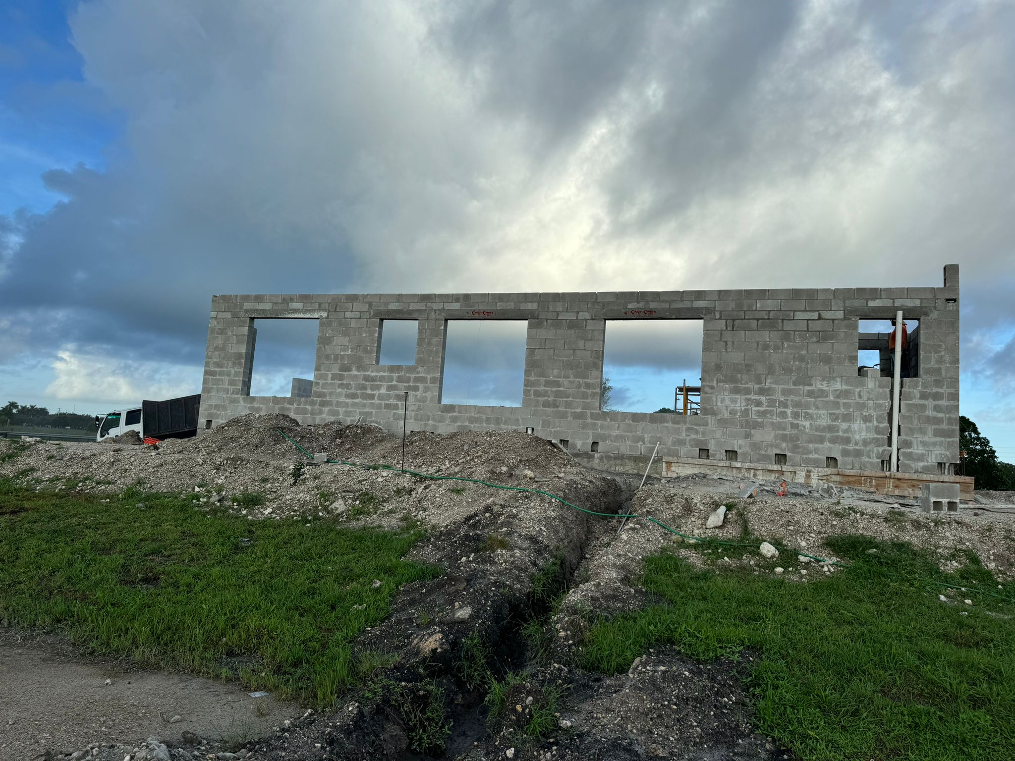 Eddy Pérez Residence 13